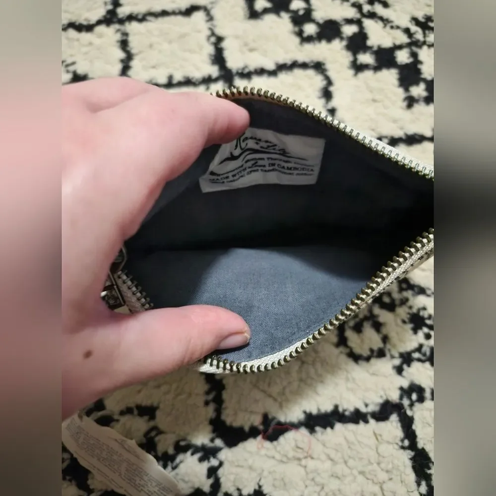 N/A stylish clutch